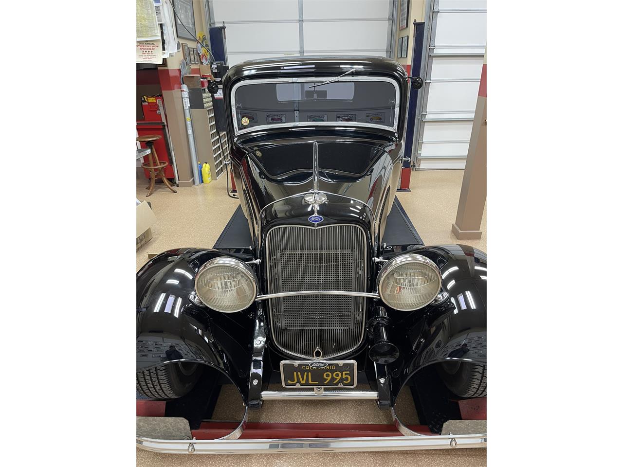 Ford-2-dr-coupe-1932-Black-Gray-25