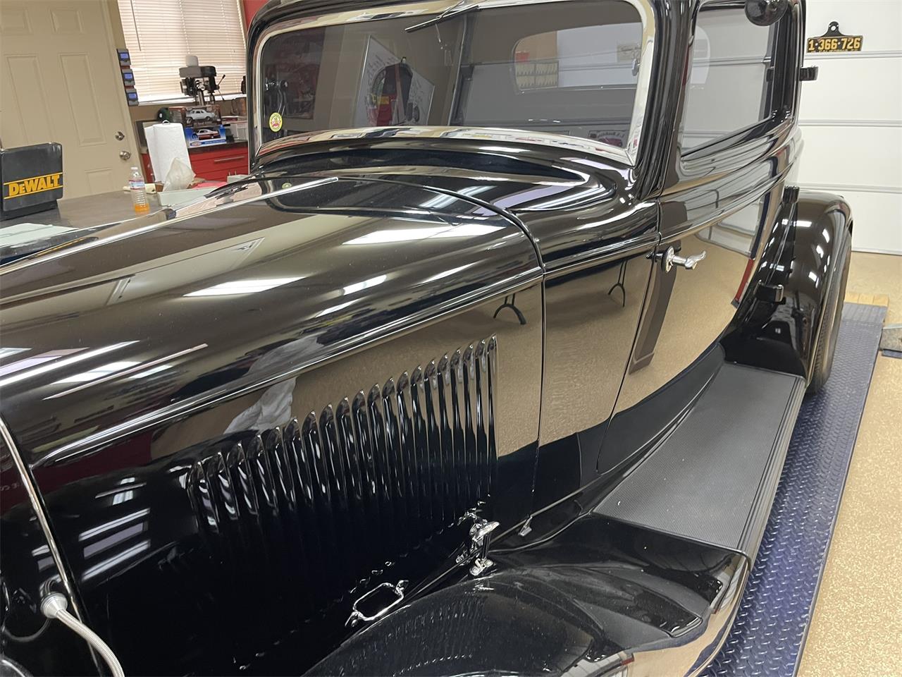 Ford-2-dr-coupe-1932-Black-Gray-26