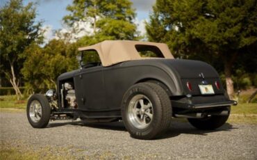 Ford-2-dr-coupe-1932-Black-Tan