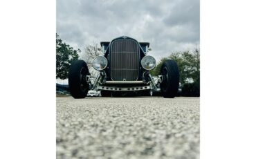 Ford-2-dr-coupe-1932-Black-Tan-4