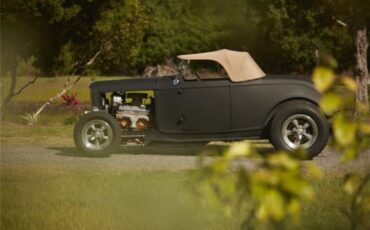 Ford-2-dr-coupe-1932-Black-Tan-6