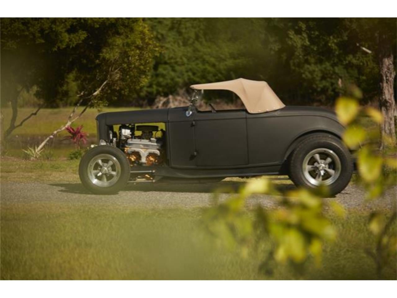 Ford-2-dr-coupe-1932-Black-Tan-6