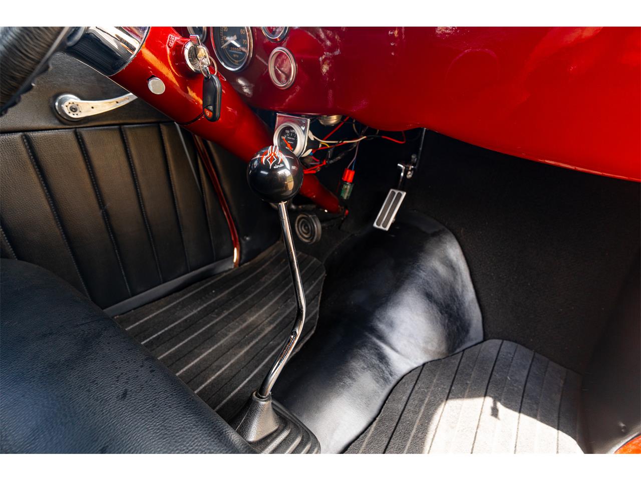 Ford-2-dr-coupe-1934-Burgundy-Wine-Black-4