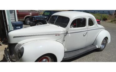 Ford-2-dr-coupe-1940-WHITE-RED