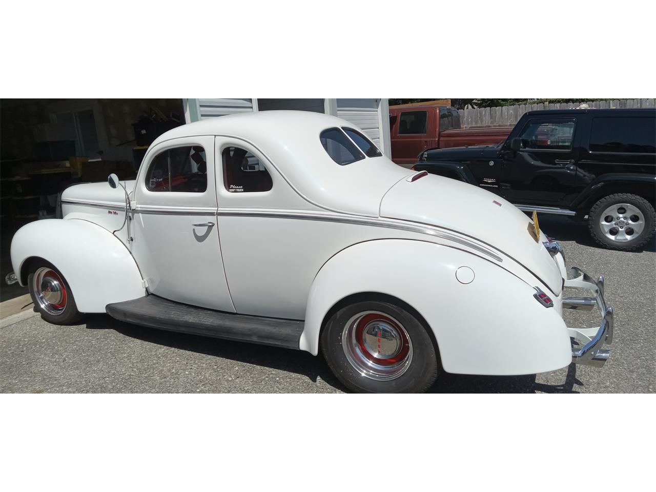 Ford-2-dr-coupe-1940-WHITE-RED-7