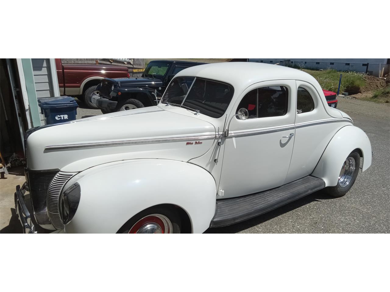 Ford-2-dr-coupe-1940-WHITE-RED