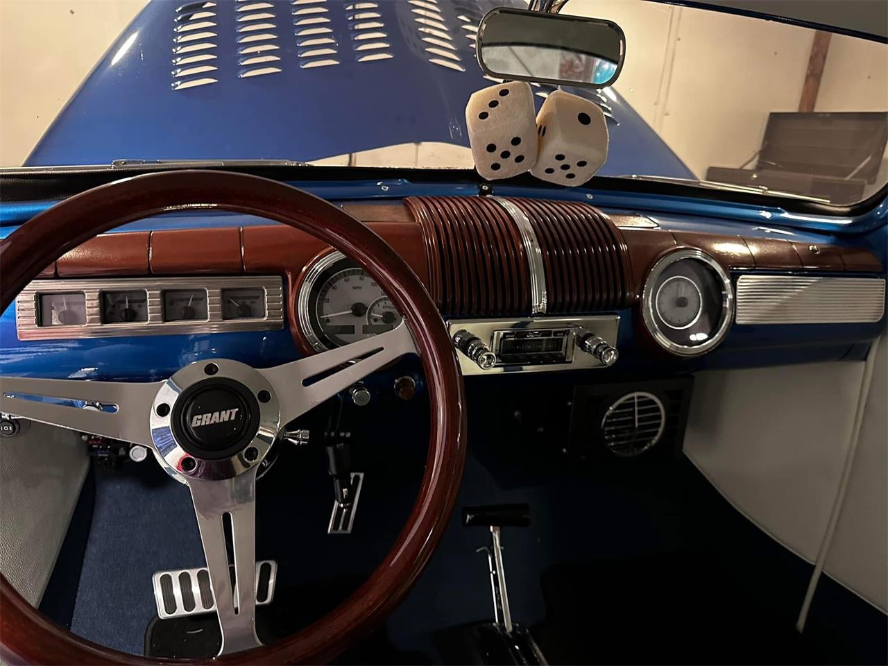 Ford-2-dr-coupe-1941-Blue-White-5