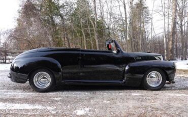 Ford-2-dr-coupe-1947-Black-Red-Vinyl
