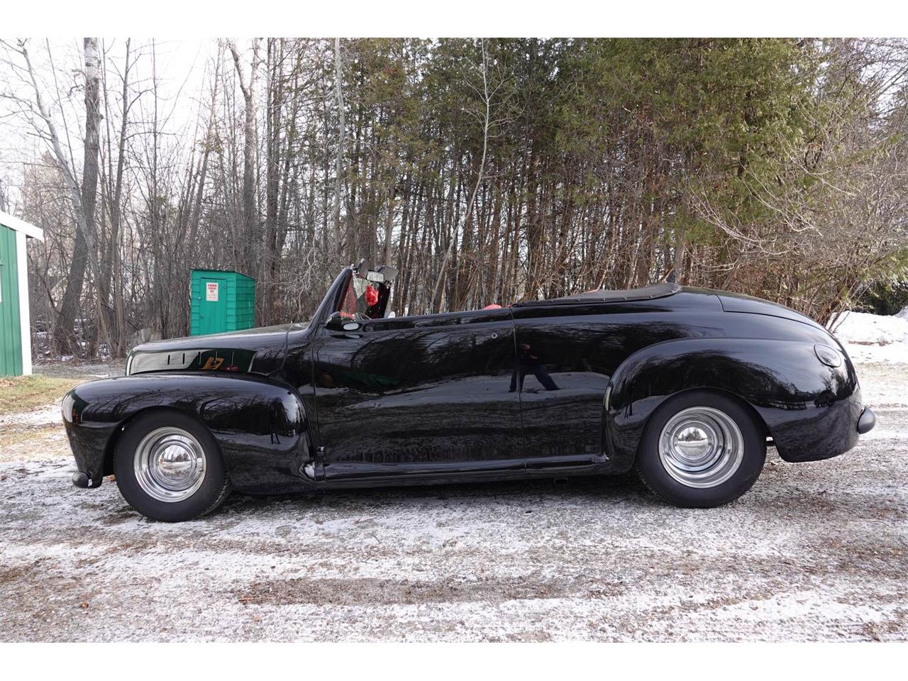 Ford-2-dr-coupe-1947-Black-Red-Vinyl-4