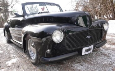 Ford-2-dr-coupe-1947-Black-Red-Vinyl-6