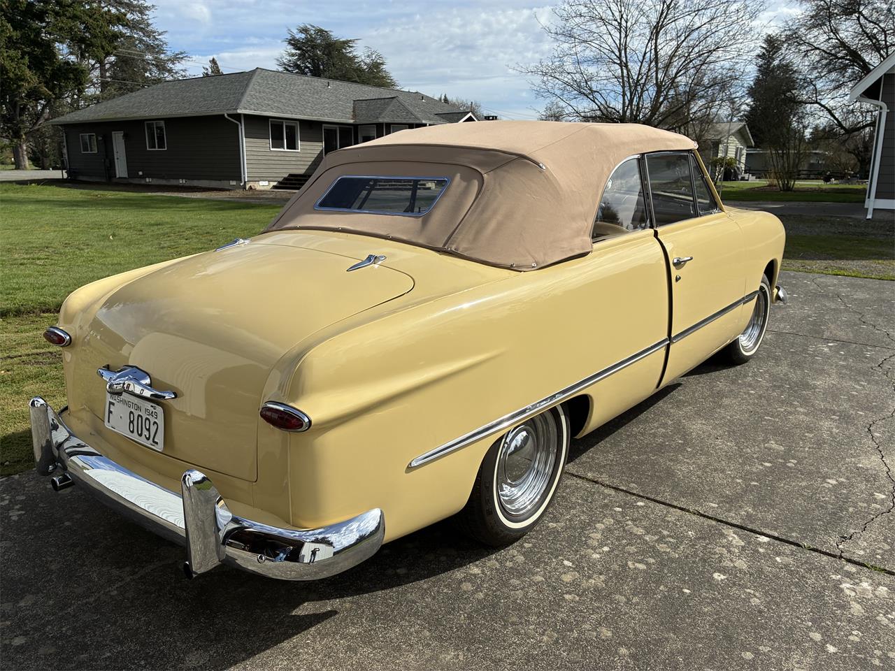 Ford-2-dr-coupe-1949-Mia-Mi-Cream-Tan-10