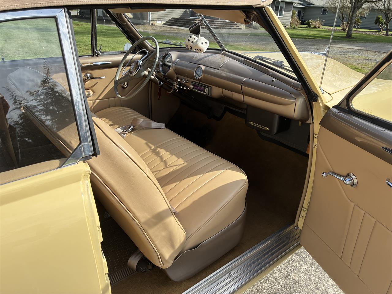 Ford-2-dr-coupe-1949-Mia-Mi-Cream-Tan-17