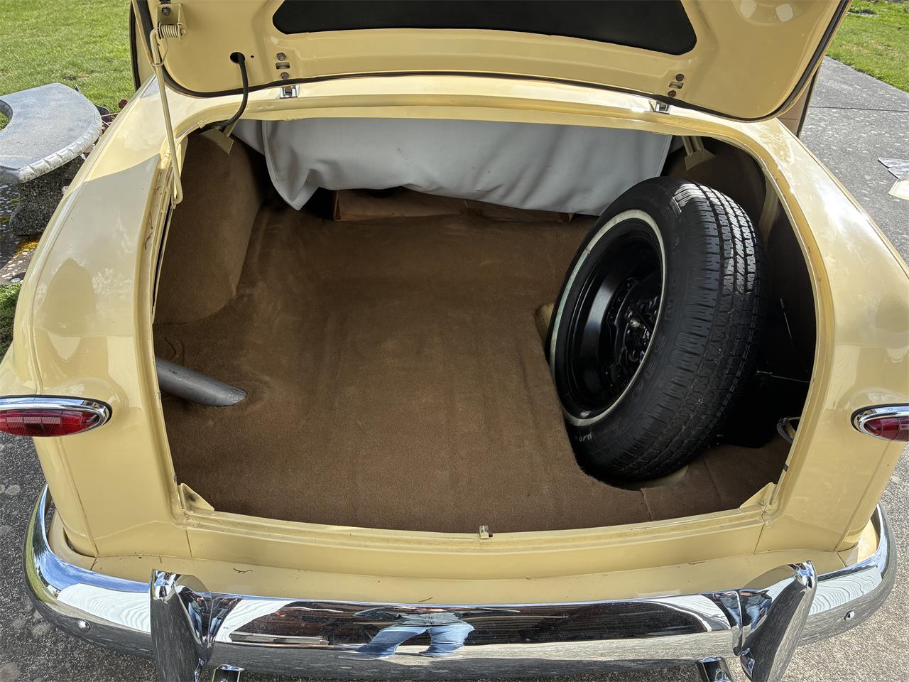 Ford-2-dr-coupe-1949-Mia-Mi-Cream-Tan-20