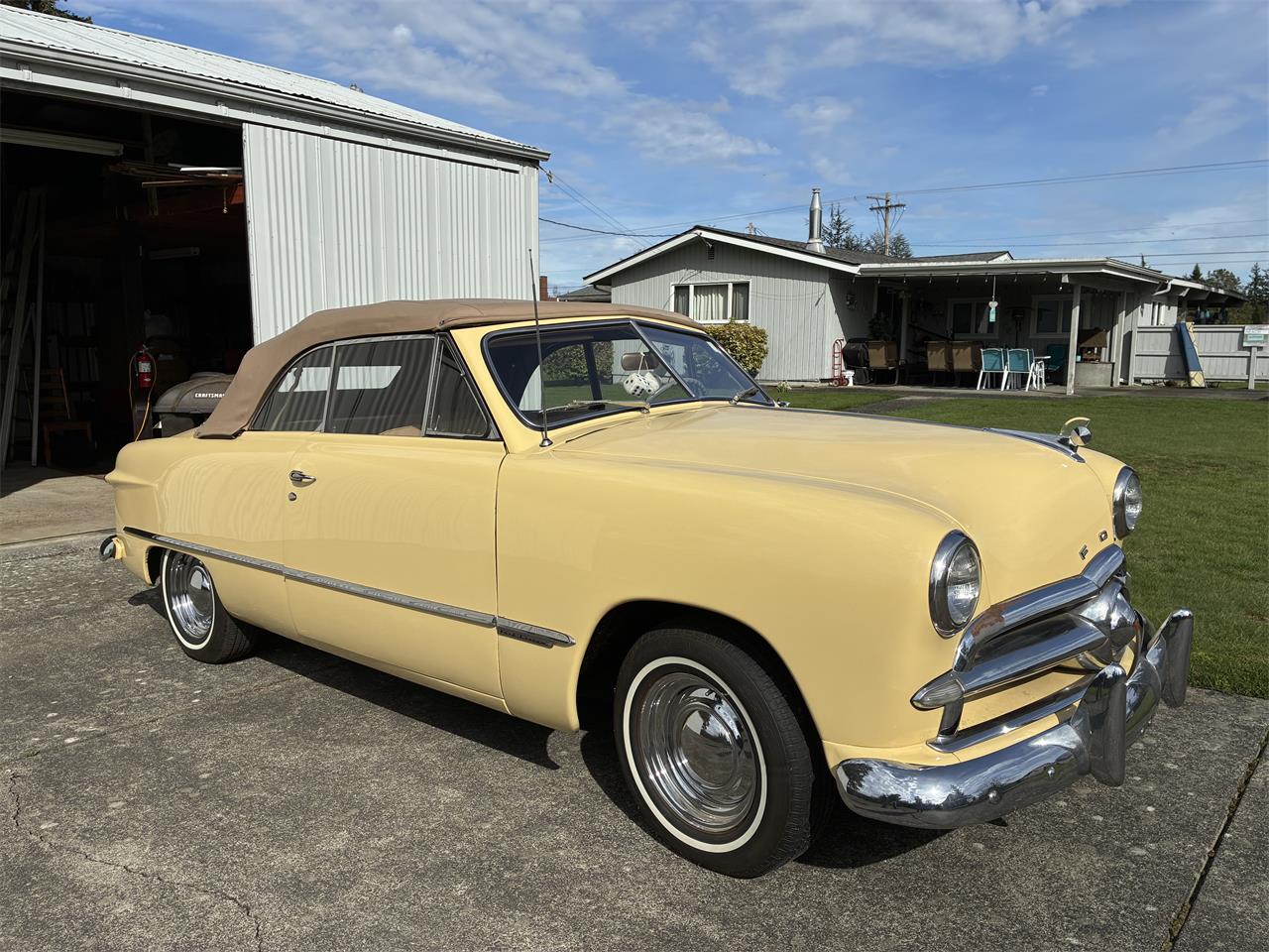 Ford-2-dr-coupe-1949-Mia-Mi-Cream-Tan-6