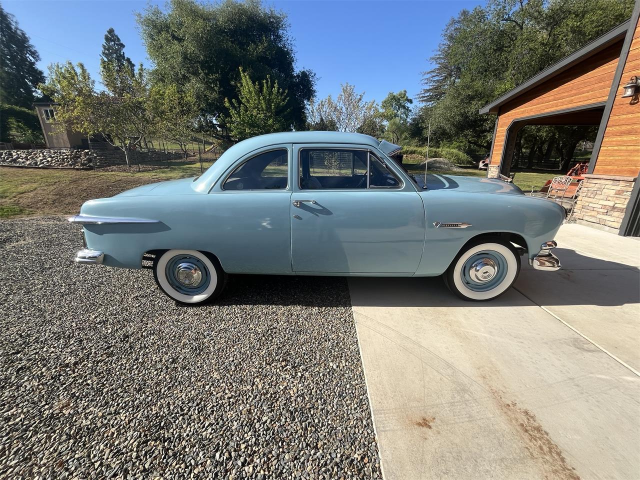 Ford-2-dr-coupe-1951-Glacier-Blue-Grey-4