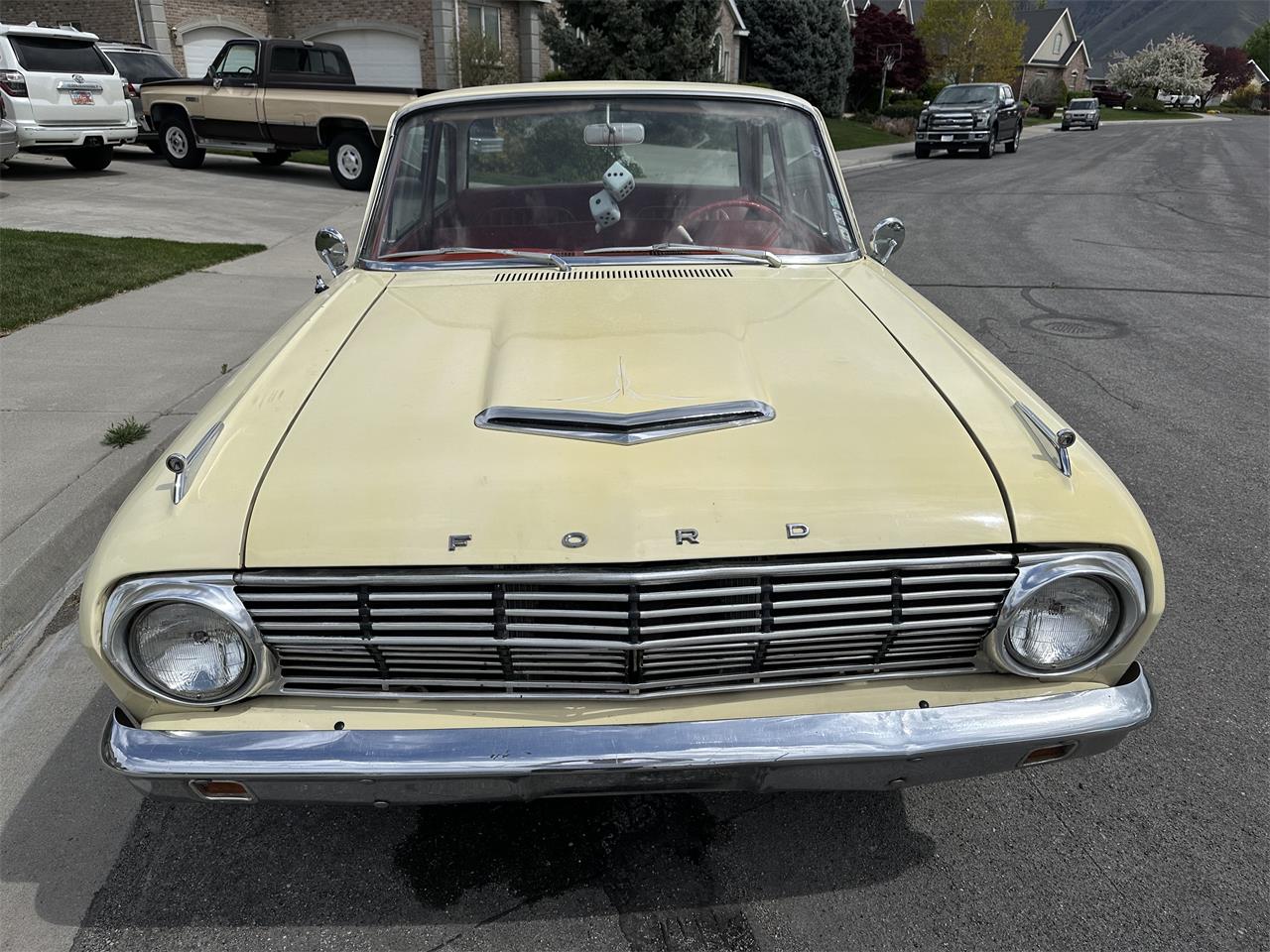 Ford-2-dr-coupe-1963-Yellow-Red-2