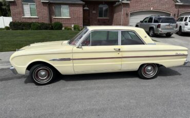 Ford-2-dr-coupe-1963-Yellow-Red