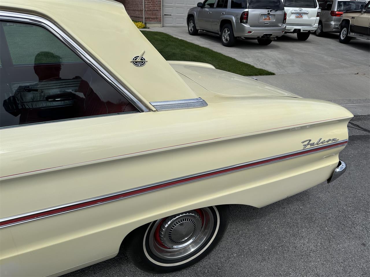 Ford-2-dr-coupe-1963-Yellow-Red-9