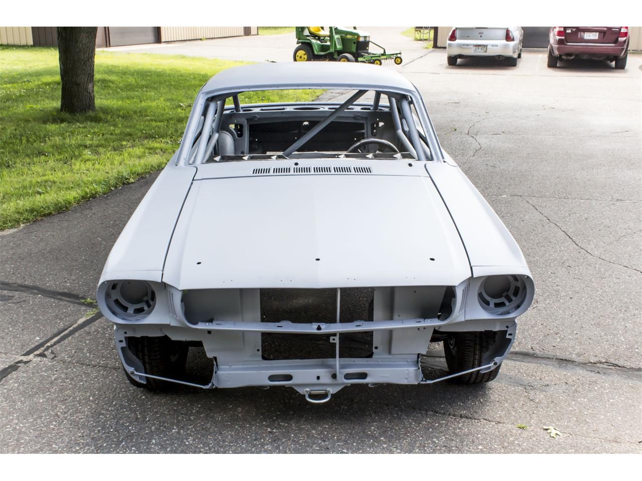 Ford-2-dr-coupe-1965-27