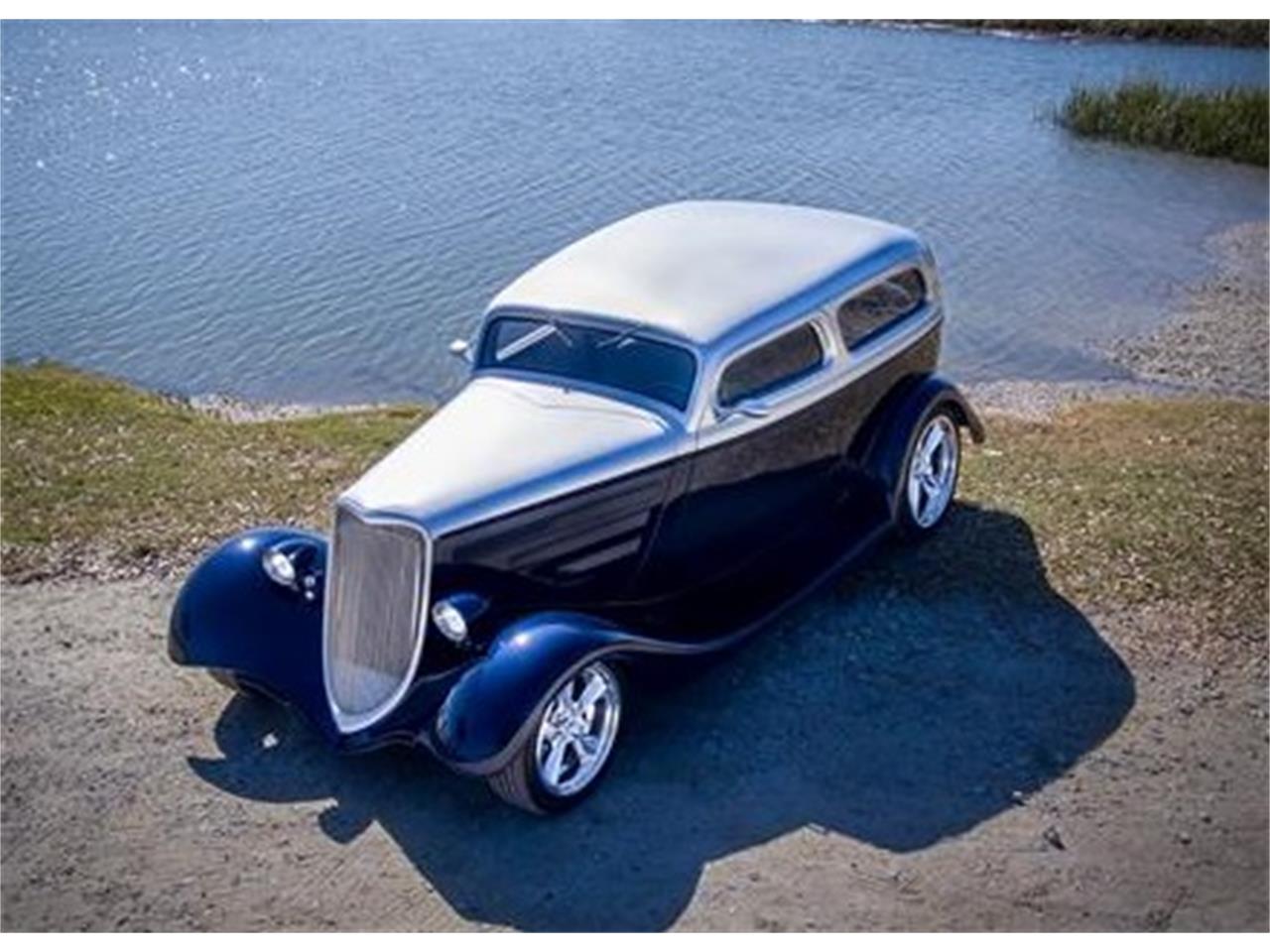 Ford-2-dr-sedan-1933-Blue-amp-Silver-Light-gray-1