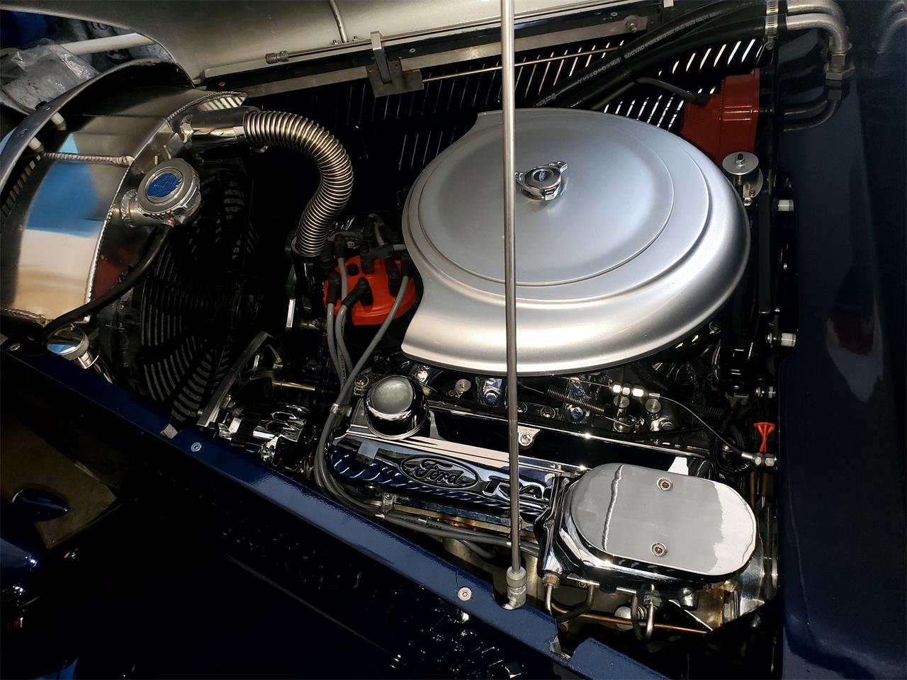 Ford-2-dr-sedan-1933-Blue-amp-Silver-Light-gray-10