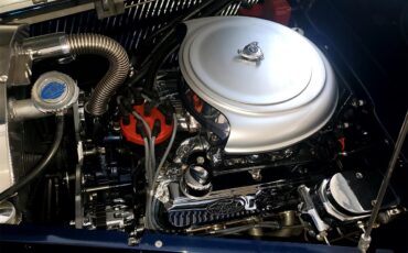 Ford-2-dr-sedan-1933-Blue-amp-Silver-Light-gray-11