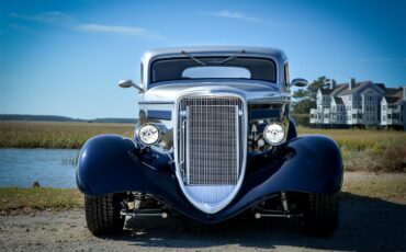 Ford-2-dr-sedan-1933-Blue-amp-Silver-Light-gray-2