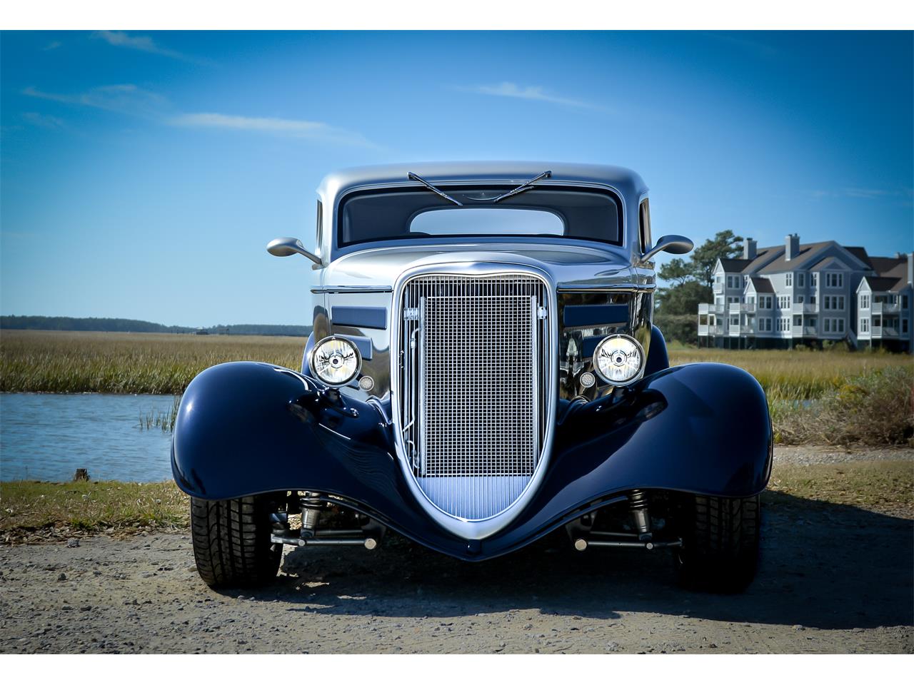 Ford-2-dr-sedan-1933-Blue-amp-Silver-Light-gray-2