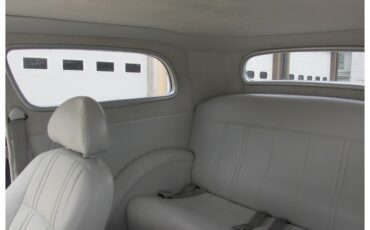 Ford-2-dr-sedan-1933-Blue-amp-Silver-Light-gray-5