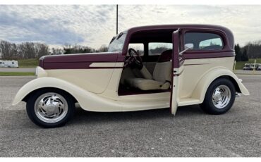 Ford-2-dr-sedan-1933-Maroon-and-cream-Maroon-and-cream-11