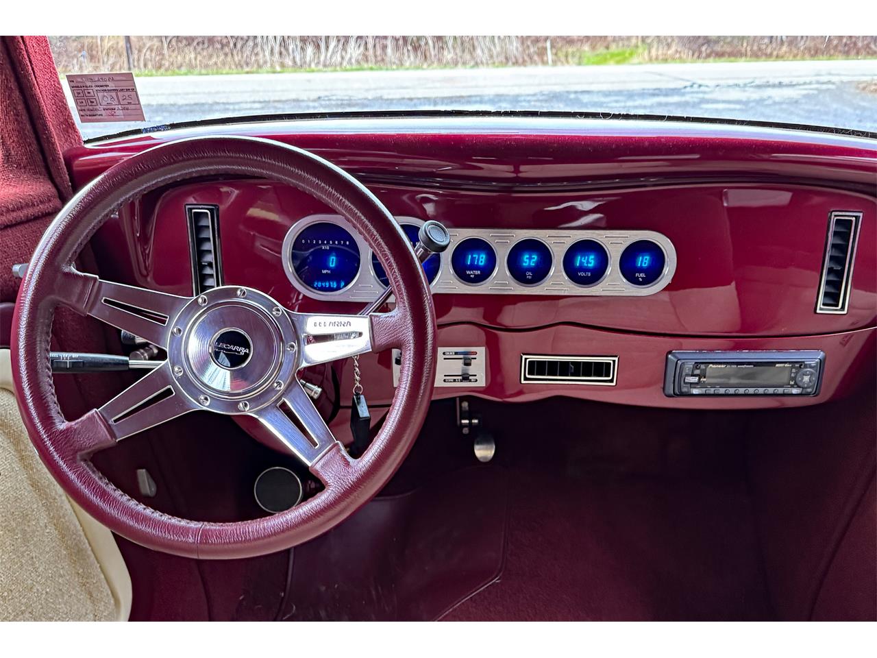 Ford-2-dr-sedan-1933-Maroon-and-cream-Maroon-and-cream-14