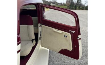 Ford-2-dr-sedan-1933-Maroon-and-cream-Maroon-and-cream-16