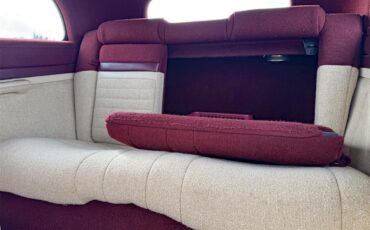Ford-2-dr-sedan-1933-Maroon-and-cream-Maroon-and-cream-19
