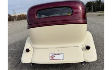 Ford-2-dr-sedan-1933-Maroon-and-cream-Maroon-and-cream-2