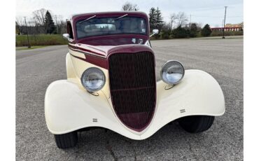 Ford-2-dr-sedan-1933-Maroon-and-cream-Maroon-and-cream-6