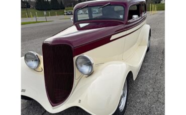 Ford-2-dr-sedan-1933-Maroon-and-cream-Maroon-and-cream-9
