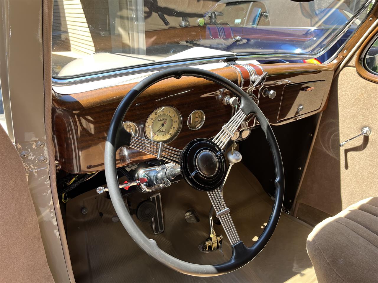 Ford-2-dr-sedan-1936-Tan-Tan-1