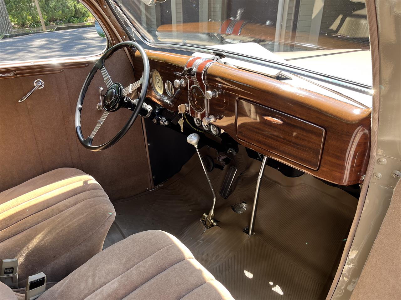 Ford-2-dr-sedan-1936-Tan-Tan-2