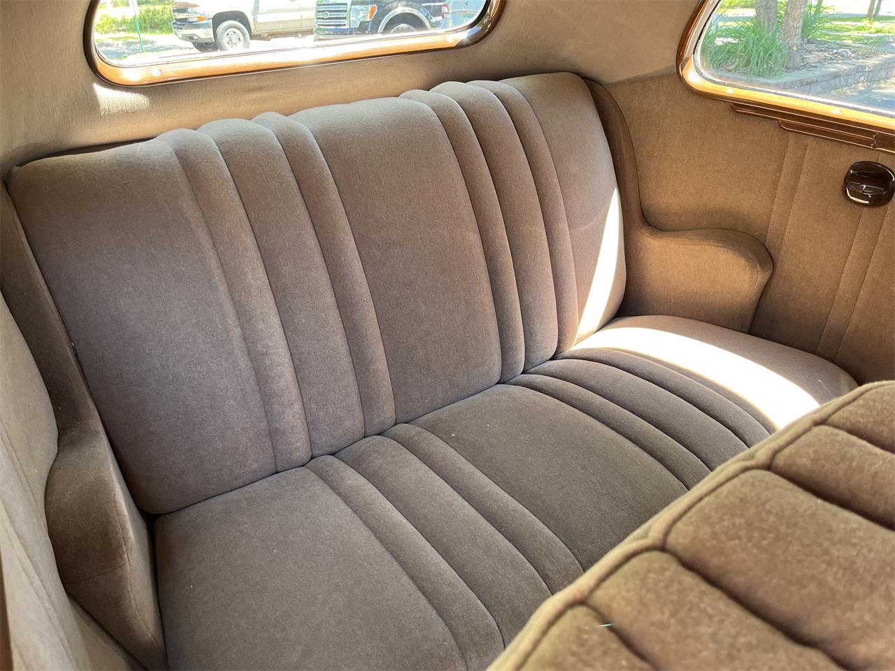 Ford-2-dr-sedan-1936-Tan-Tan-4