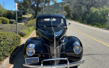 Ford-2-dr-sedan-1940-Black-Tan-1