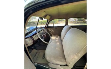 Ford-2-dr-sedan-1940-Black-Tan-10