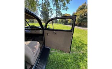 Ford-2-dr-sedan-1940-Black-Tan-12