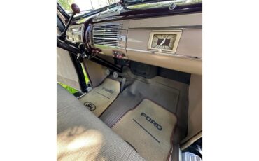 Ford-2-dr-sedan-1940-Black-Tan-14