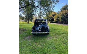 Ford-2-dr-sedan-1940-Black-Tan-2