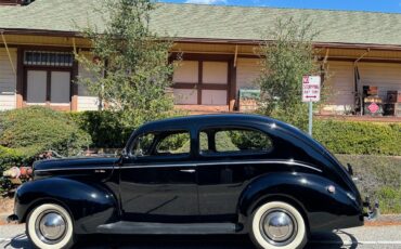 Ford-2-dr-sedan-1940-Black-Tan-22