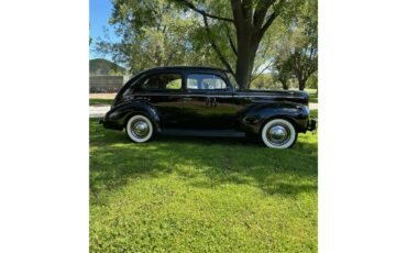 Ford-2-dr-sedan-1940-Black-Tan-23