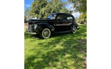 Ford-2-dr-sedan-1940-Black-Tan