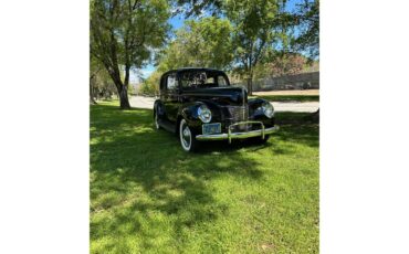 Ford-2-dr-sedan-1940-Black-Tan-4
