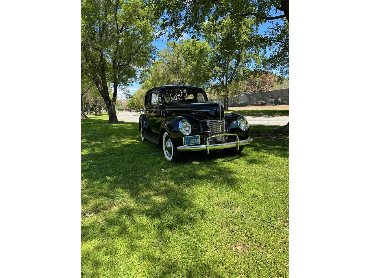 Ford-2-dr-sedan-1940-Black-Tan-4