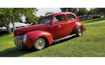 Ford-2-dr-sedan-1940-Red-Gray-1
